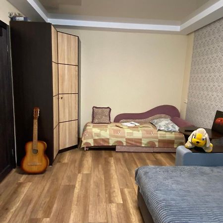 Apartment 30 M2 On Sergei Esenin 11 Kharkov Luaran gambar