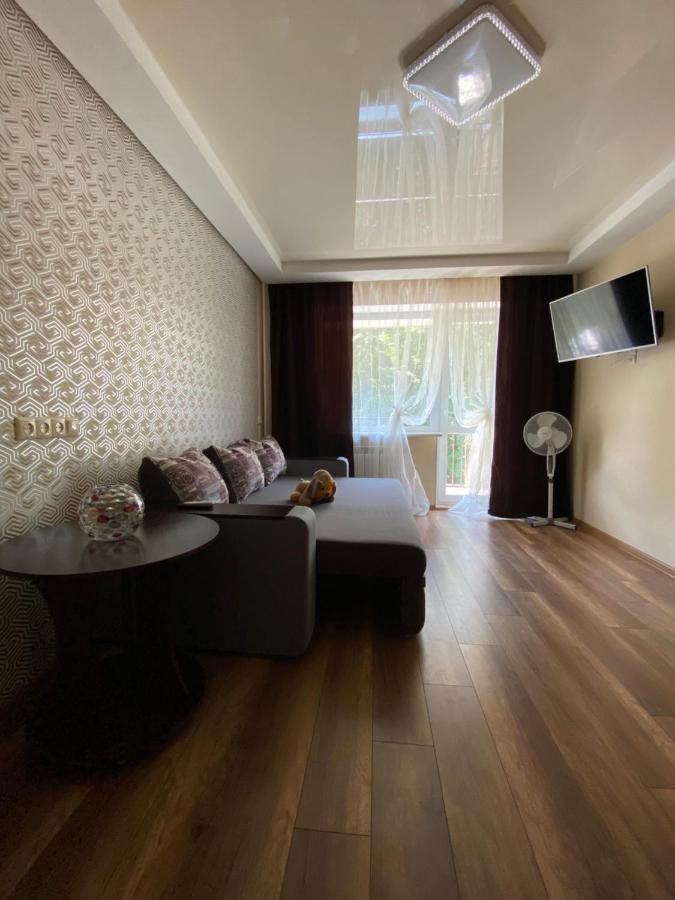 Apartment 30 M2 On Sergei Esenin 11 Kharkov Luaran gambar