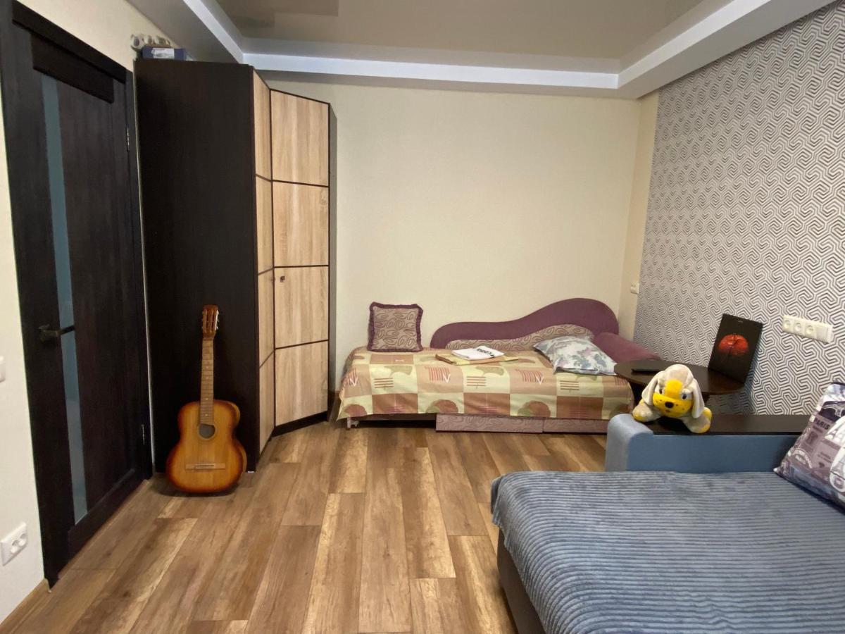 Apartment 30 M2 On Sergei Esenin 11 Kharkov Luaran gambar
