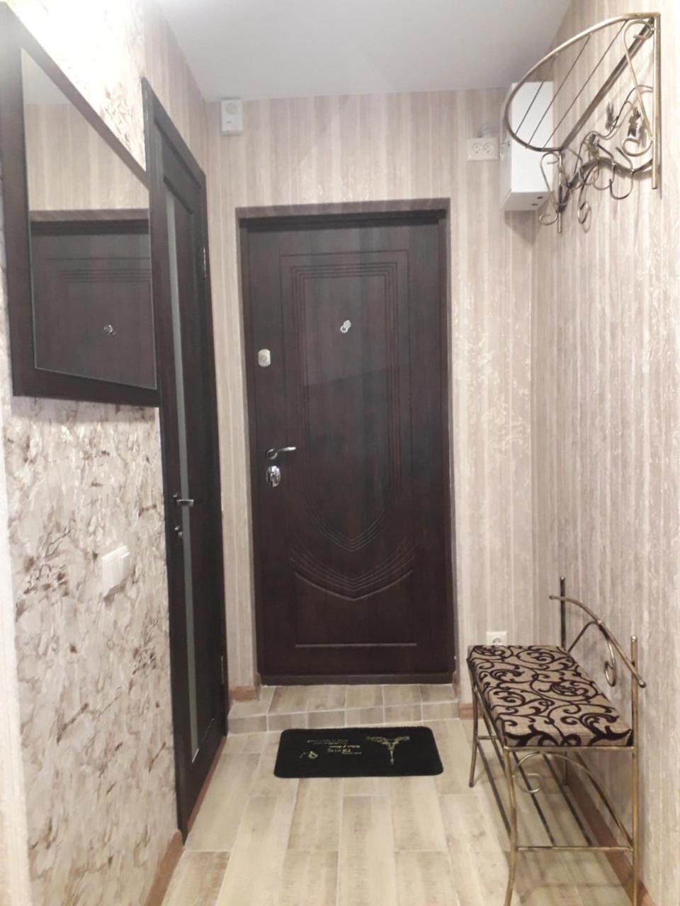 Apartment 30 M2 On Sergei Esenin 11 Kharkov Luaran gambar