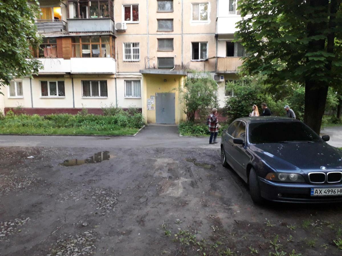 Apartment 30 M2 On Sergei Esenin 11 Kharkov Luaran gambar