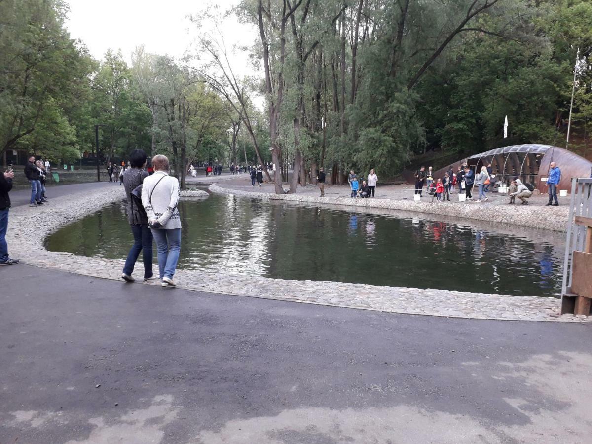 Apartment 30 M2 On Sergei Esenin 11 Kharkov Luaran gambar