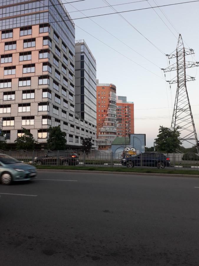 Apartment 30 M2 On Sergei Esenin 11 Kharkov Luaran gambar