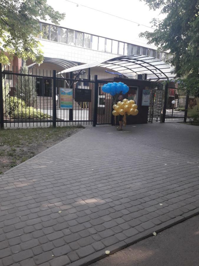 Apartment 30 M2 On Sergei Esenin 11 Kharkov Luaran gambar