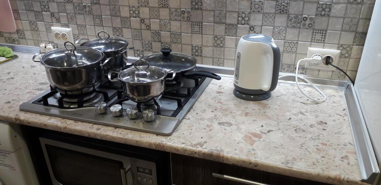 Apartment 30 M2 On Sergei Esenin 11 Kharkov Luaran gambar